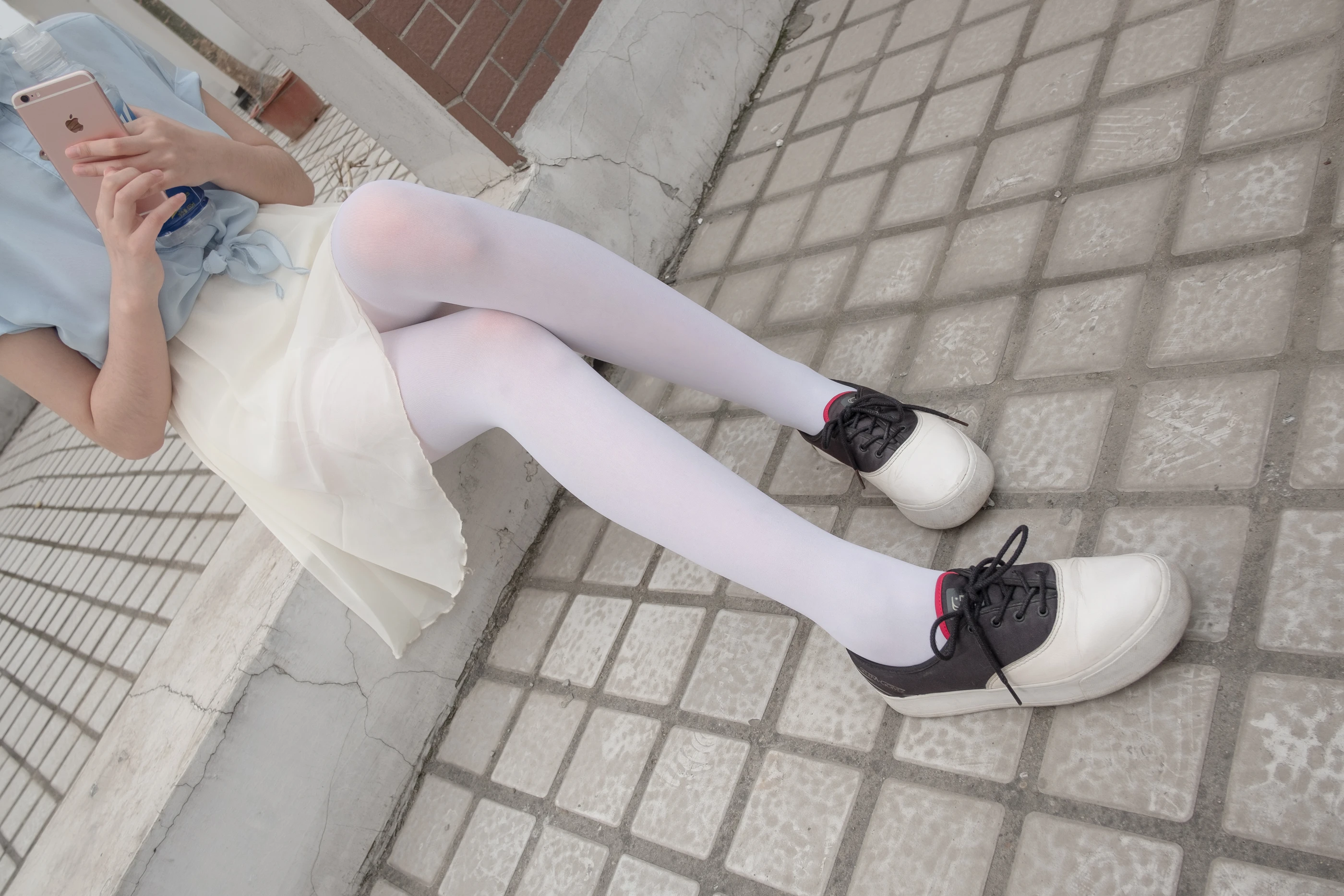 森萝财团 [R15-007] 窗台上的薄纱少女 [83P]插图1